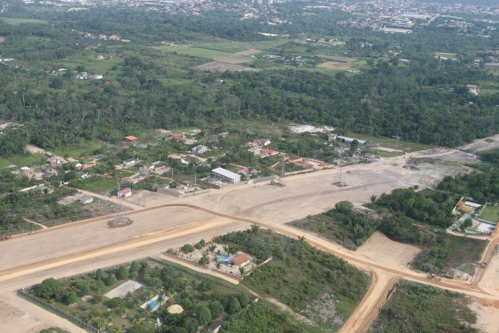Imagem aérea do início das obras da Avenida das Torres - IDD