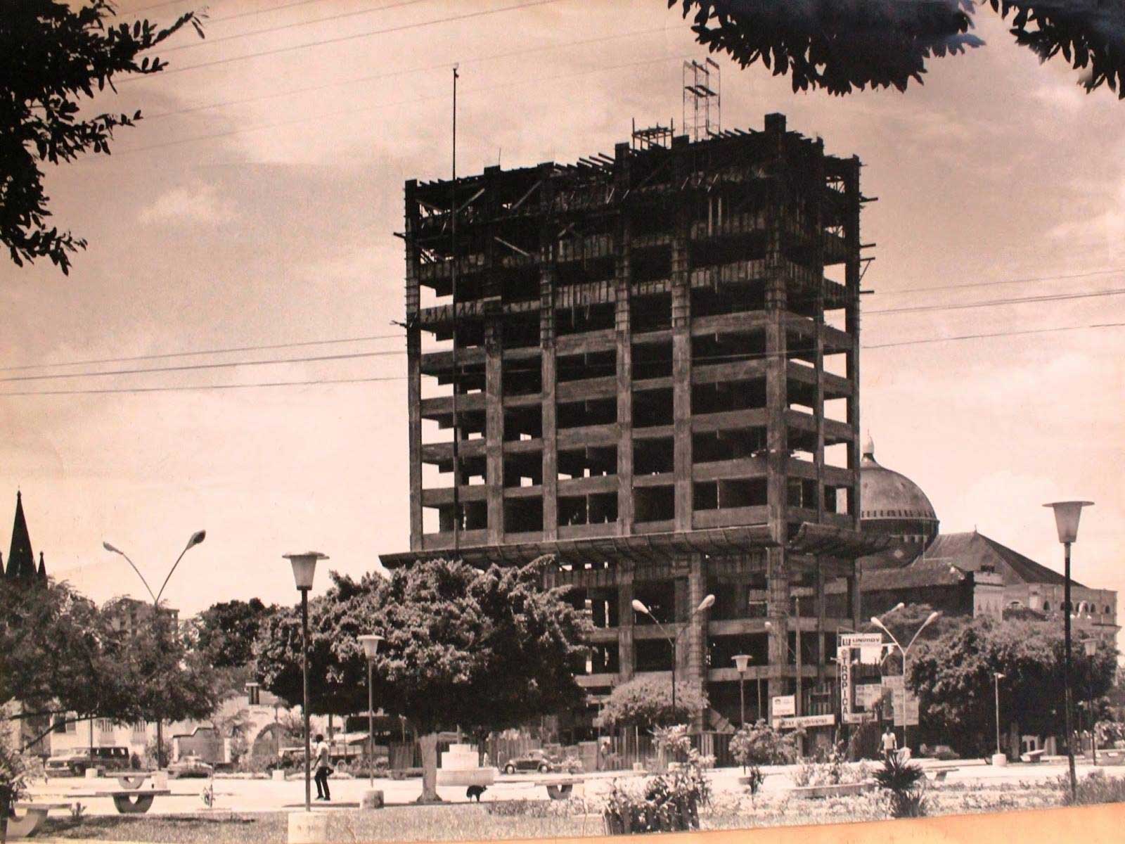 Construção do Edifício Maximino Corrêa