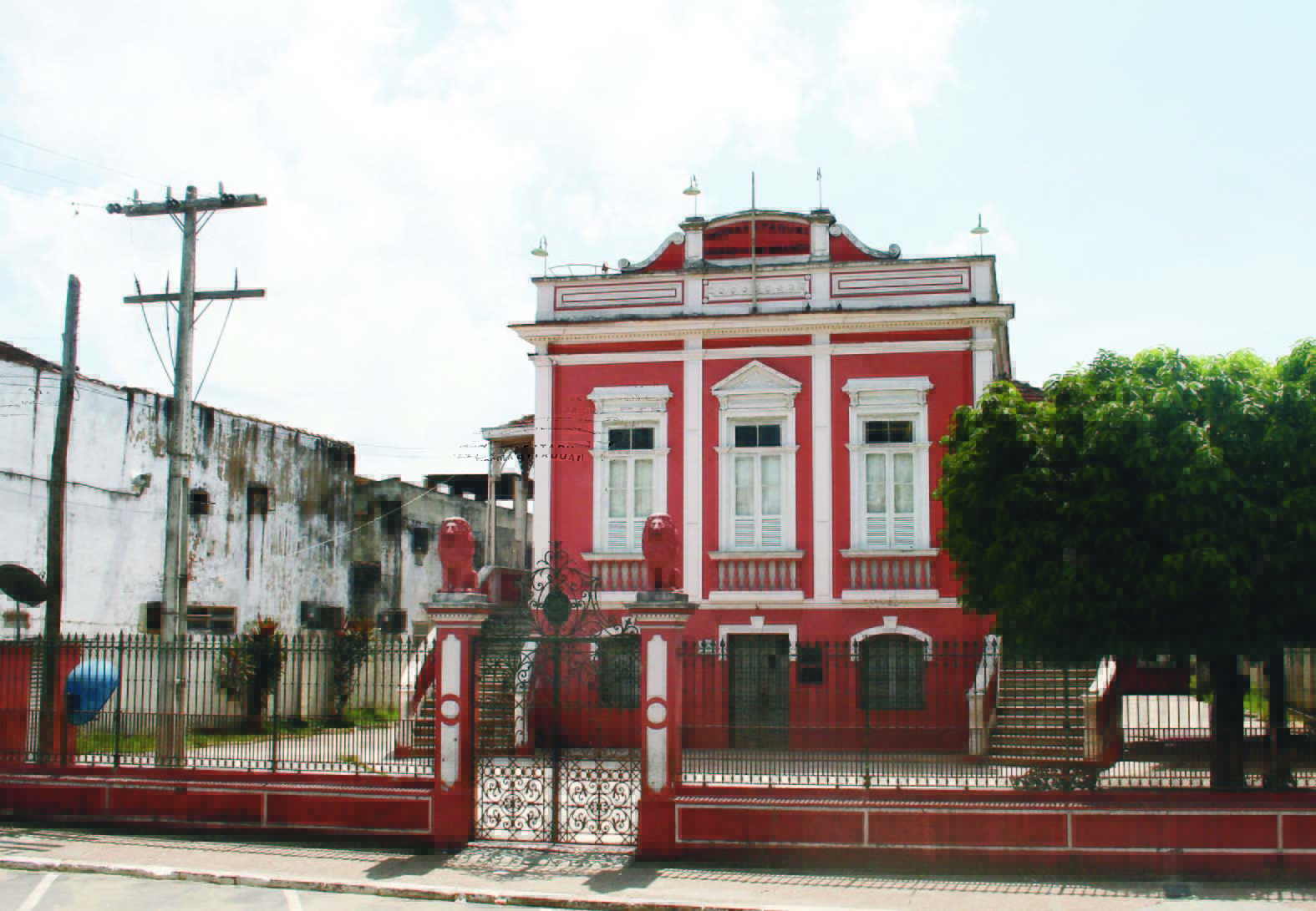 Fachada da Escola Estadual Barão do Rio Branco