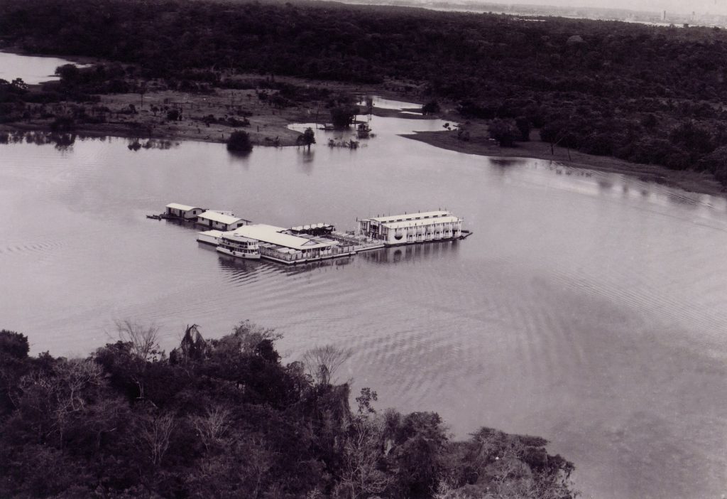 Vista aérea do Hotel Flutuante Janauarilândia - Instituto Durango Duarte