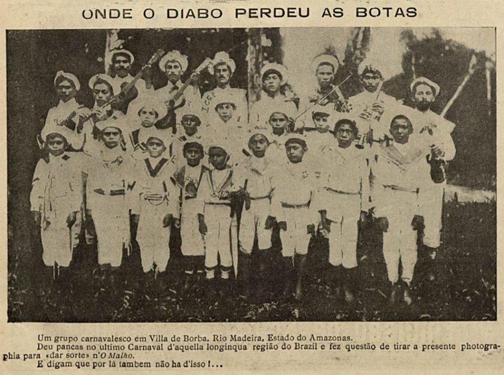 Grupo carnavalesco na Vila de Borba