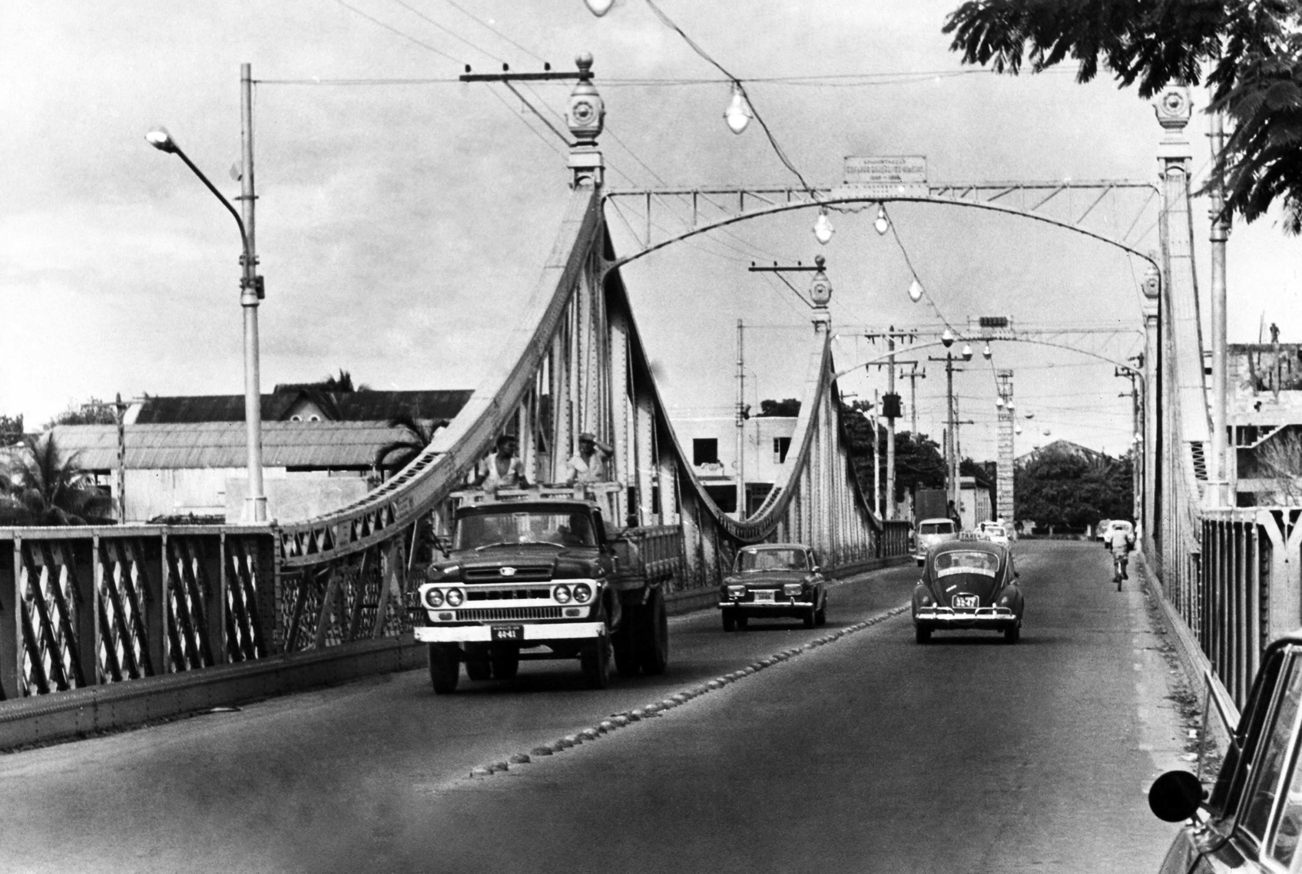 Imagens da Ponte Benjamin Constant ou Ponte Metálica